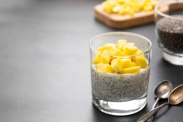 chia pudding sarapan sehat, chia pudding ibu muda, menu sehat rendah kalori, superfood untuk ibu hamil, makanan tinggi serat dan omega 3, sarapan sehat untuk menyusui, chia pudding praktis